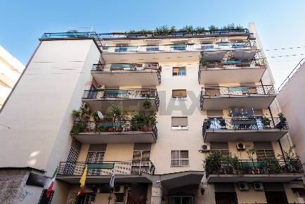 Foto Appartamento in Via Nino Martoglio 12BIS, Catania di 184 m² in vendita