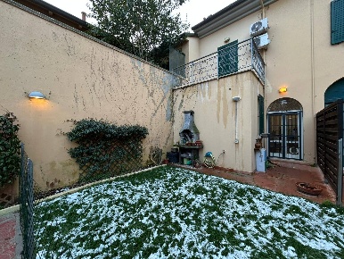 Foto Villa unifamiliare in Via Massimo D'azeglio, Ravenna Centro Storico