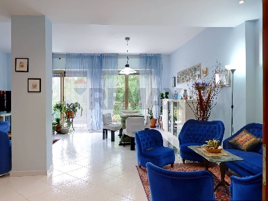 Foto Villa unifamiliare a Caserta Lincoln di 350 m² con 7 locali in vendita