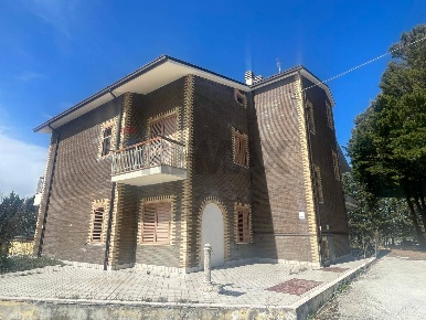 Foto Casa indipendente in C.da Selva snc, Ripalimosani di 587 m² in vendita