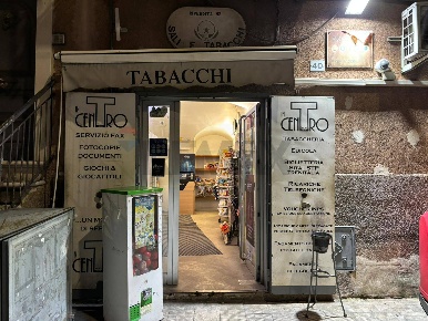 Foto Attività commerciale in CORSO VITTORIO EMANUELE 40, di 45 m²