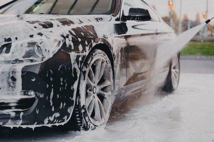 Foto Attività commerciale in via nazionale, Aci Castello Centro di 1800 m²