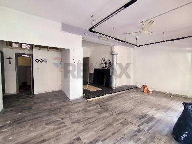 Foto Negozio in Via Naxos 109 - 109 A, Giardini-Naxos Centro di 60 m²
