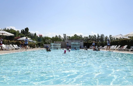 Foto Hotel in Contrada Bazia, Furnari Siena di 19000 m² con 1 locali