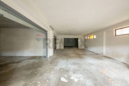 Foto Posti auto in via quattro novembre 62, Mascalucia Centro di 52 m²