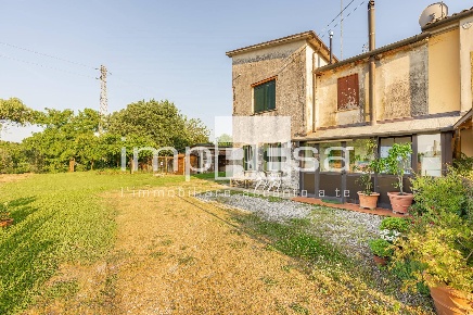Foto Case semi ndipendenti in via delle cave, Treviso di 153 m² in vendita