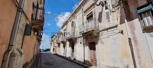 Foto Case semi ndipendenti in Via Roma 245/247, Monterosso Almo di 653 m²