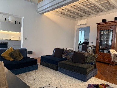 Foto Appartamento in Via Porto 18, Mantova Centro di 217 m² con 5 locali