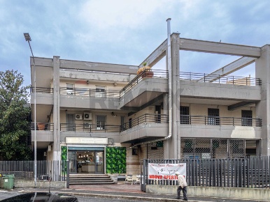 Foto Locale commerciale in Via dei sambuchi 8, Guidonia Montecelio