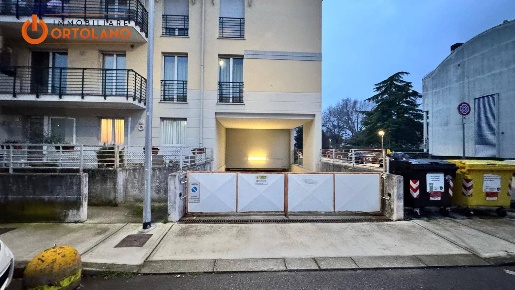 Foto Posti auto in Via Aris 1, Monfalcone Centro di 13 m² con 1 locali