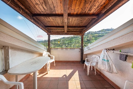 Foto Attico in Via San Nicolò 112, Aci Catena Centro di 76 m² con 2 locali