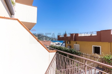 Foto Appartamento in via Delle Fornaci 13, Giardini-Naxos Centro di 72 m²