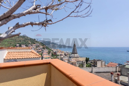 Foto Attico in VIA DELLE FORNACI 13, Giardini-Naxos Centro di 90 m²