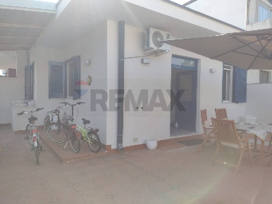 Foto Villa unifamiliare in Via Carrata 45, Mascali Centro di 49 m²