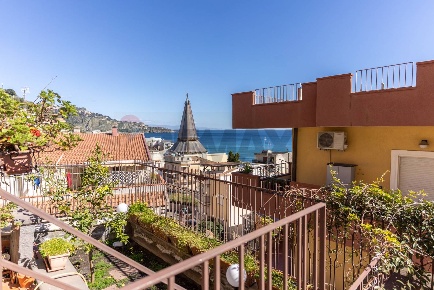 Foto Appartamento in via delle Fornaci 13, Giardini-Naxos Centro di 60 m²