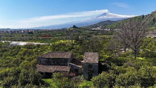 Foto Villa unifamiliare in via cannizzoli, Taormina di 400 m² con 12 locali