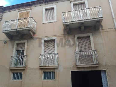 Foto Appartamento in Via Mario Rapisardi 54, Ragusa Centro di 120 m²