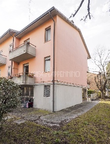 Foto Villa a schiera a Modena Villaggio Giardino di 159 m² con 7 locali