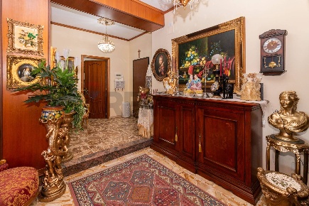 Foto Appartamento in Via Enrico Besana 12, Catania di 128 m² con 5 locali