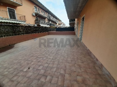 Foto Appartamento in Via Quasimodo 9, Camporotondo Etneo Piano Tavola