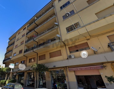 Foto Appartamento in Via Trapani 4, Enna Centro di 109 m² con 7 locali