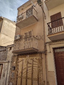 Foto Casa indipendente in Via Biscari 100, Mirabella Imbaccari di 120 m²