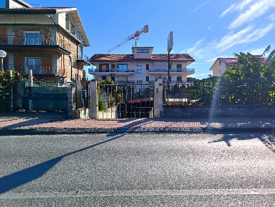 Foto Laboratorio in Via Consolare Valeria 118, Giardini-Naxos Centro