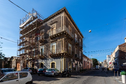 Foto Appartamento in Via Santa Maria Della Catena, Catania di 110 m²