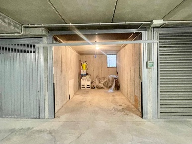 Foto Posti auto in Via Soccorso, Pietra Ligure di 20 m² con 1 locali