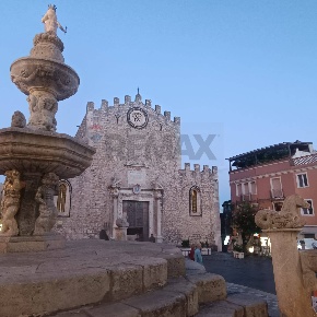 Foto Attività commerciale in Corso Umberto 174/B, Taormina Centro di 67 m²