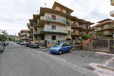 Foto Appartamento in via San Nicolò 157, Aci Catena Centro di 120 m²