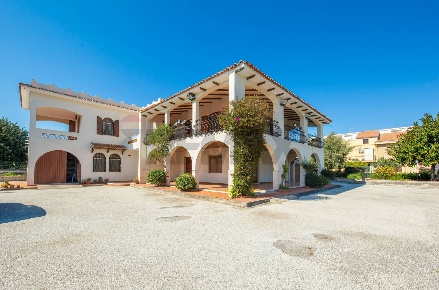 Foto Villa unifamiliare in via Adda 3, Augusta Centro di 380 m² in vendita