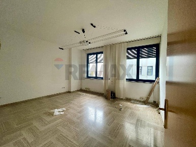 Foto Ufficio in Via Rodolfo Redi 3, Bari Poggiofranco di 130 m² in affitto