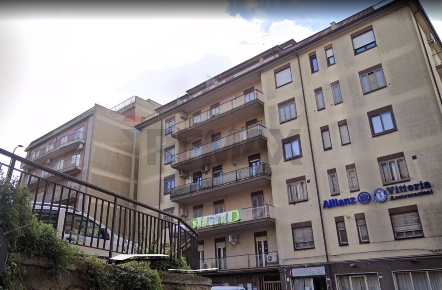 Foto Appartamento in Via Libertà 93, Enna Centro di 153 m² con 7 locali