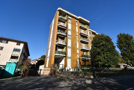 Foto Posti auto in Via Volta 13, Concorezzo Centro di 12 m² con 1 locali