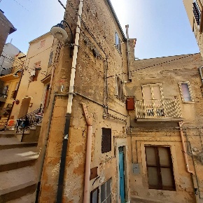 Foto Casa indipendente in Via Isola Dranza 4, Calascibetta Centro di 157 m²