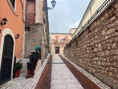 Foto Case semi ndipendenti in Via Porta Grande 35, Campochiaro di 143 m²