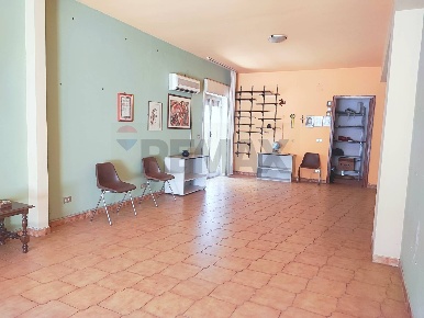 Foto Ufficio in VIA UMBERTO I 124, Gaggi di 52 m² con 2 locali in vendita