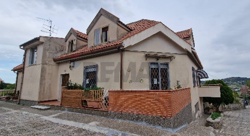 Foto Appartamento in Strada Vicinale Mugavero s.n.c, Enna di 135 m²