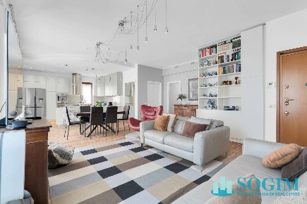 Foto Appartamento in Piazza Roma, Como Centro Storico di 226 m² in vendita