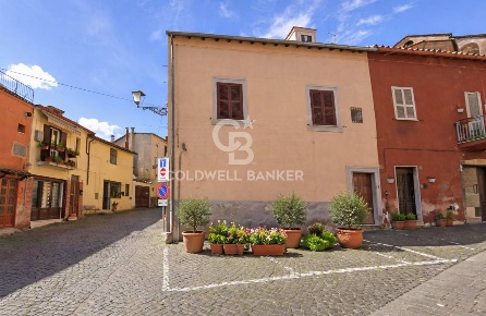 Foto Appartamento in Via XXIV Maggio, Sutri Centro di 90 m² con 3 locali