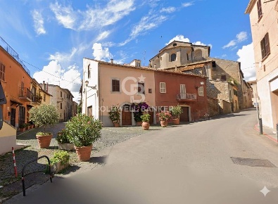 Foto Appartamento in Via XXIV Maggio, Sutri Centro di 90 m² con 3 locali