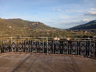 Foto Appartamento in via oberdan, Francavilla di Sicilia di 150 m²