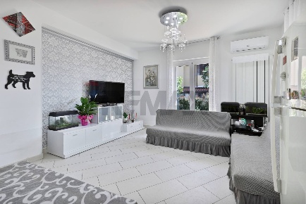 Foto Villa unifamiliare in via Ungaretti 1, Giarre Centro di 250 m²