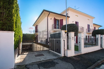 Foto Villa a schiera in Via Martiri delle Foibe 52, Ospitaletto di 125 m²