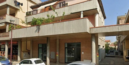 Foto Locale commerciale a Giulianova Centro di 123 m² con 1 locali