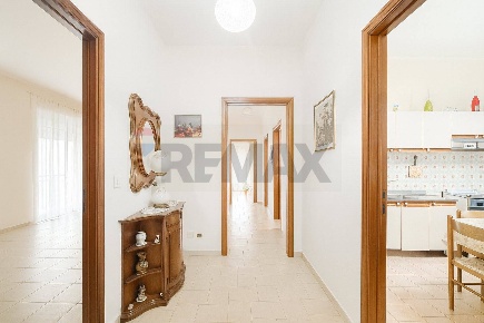 Foto Appartamento in Via Etna 132, Riposto Centro di 110 m² con 5 locali