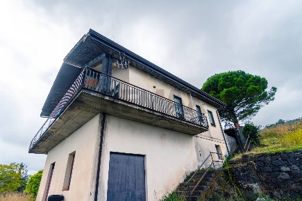 Foto Villa unifamiliare in Via Montargano, Mascali di 200 m² con 4 locali