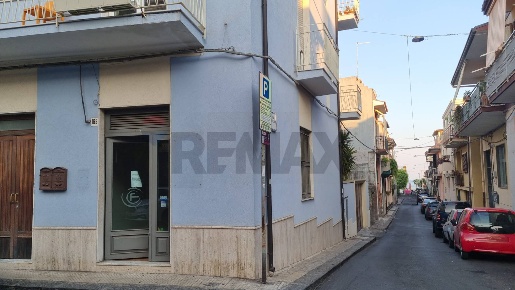 Foto Locale commerciale in Re Martino 169, Aci Castello Centro di 34 m²