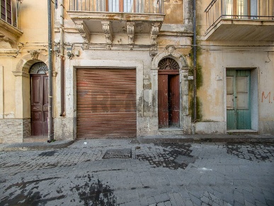 Foto Posti auto a Francofonte di 18 m² con 1 locali in vendita